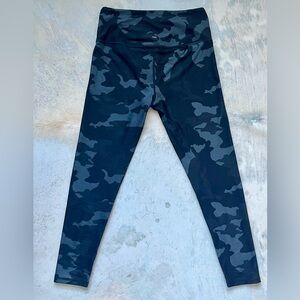 NWT Women’s prAna Large Black Camo Print Leggings 7/8 | Yoga Tights | Layna